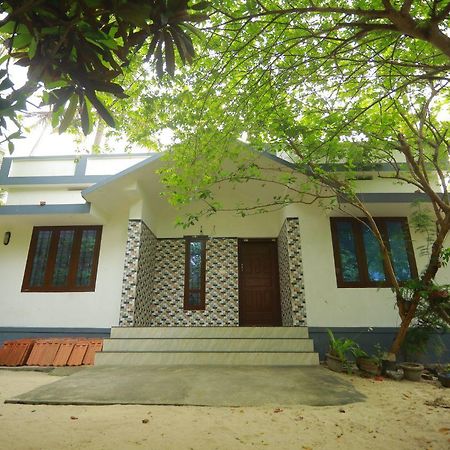 Marari Stella Vich Villa Homestay Turavur ภายนอก รูปภาพ